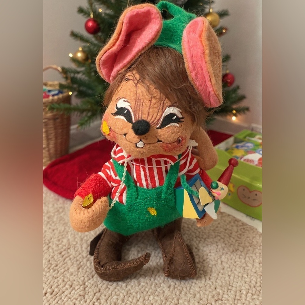 Annalee 2003 Christmas Artist Mouse Yellow Paintbrush & Jack-in-the-Box. Vintage
